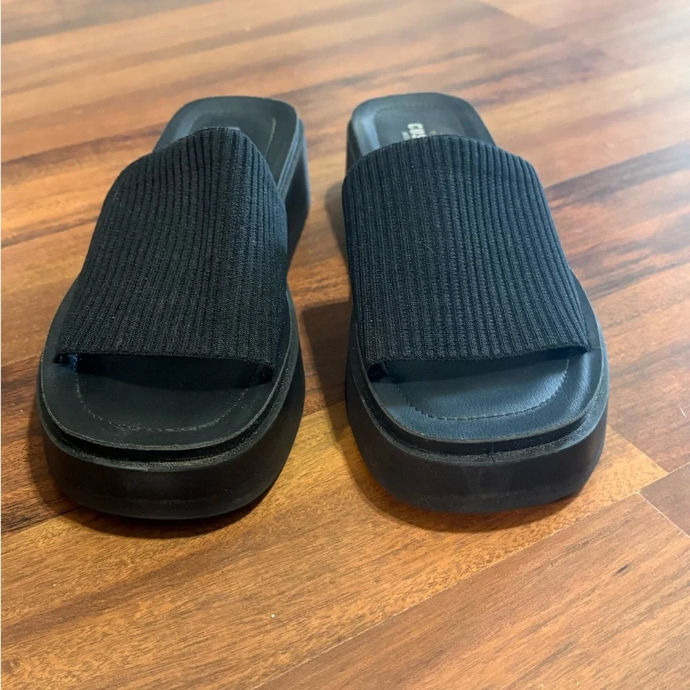 Cushionaire Women’s Pim Knit Platform Black Slide Sandals w/ Memory Foam Sz 9.5